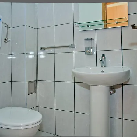 מלון Garni Alma 2*