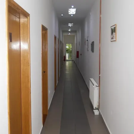 Garni Alma