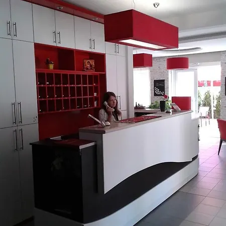 מלון Garni Alma
