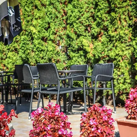 Garni Alma מלון פירוט