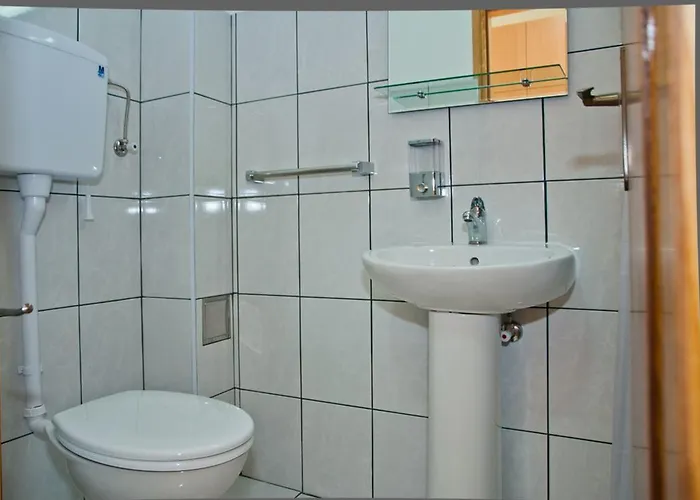 ホテル Garni Alma 2*