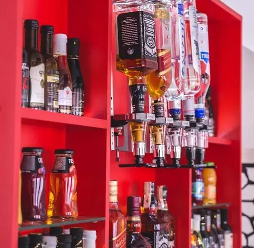 Garni Alma ホテル ピロト