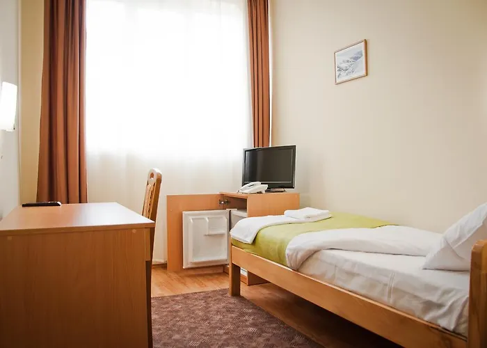 Garni Alma 2* ピロト